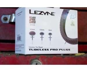Рем. комплект для безкамерок Lezyne TUBELESS PRO PLUGS Черный Y17